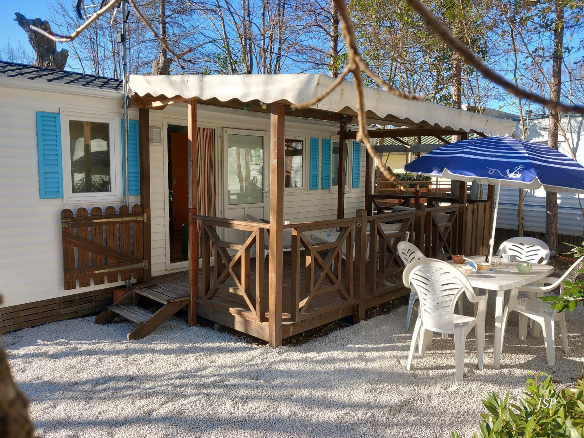 Mobilhome Les Volets Bleus Vaudreuille Buitenkant foto